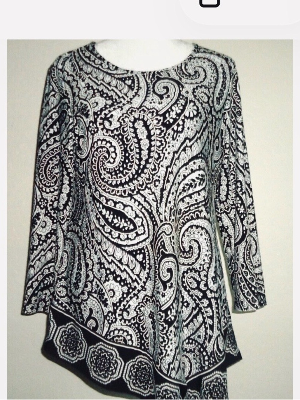 Coco Bianco Black & White Paisley Long Sleeve Tunic Top